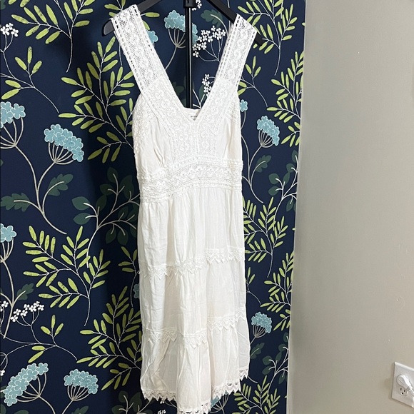 Elegant White Lace Dress Size M - Picture 3 of 9